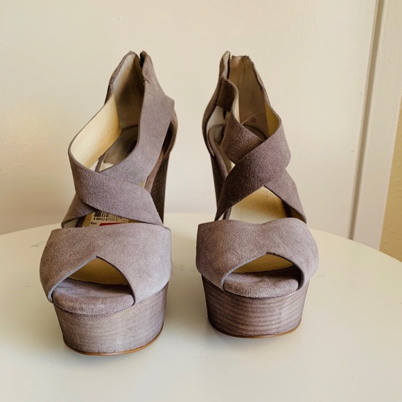Preowned designer shoes - Picture 3 of 4